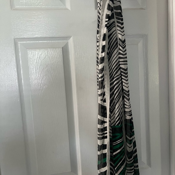 Stylish Black and Green Striped Scarf - Picture 1 of 2